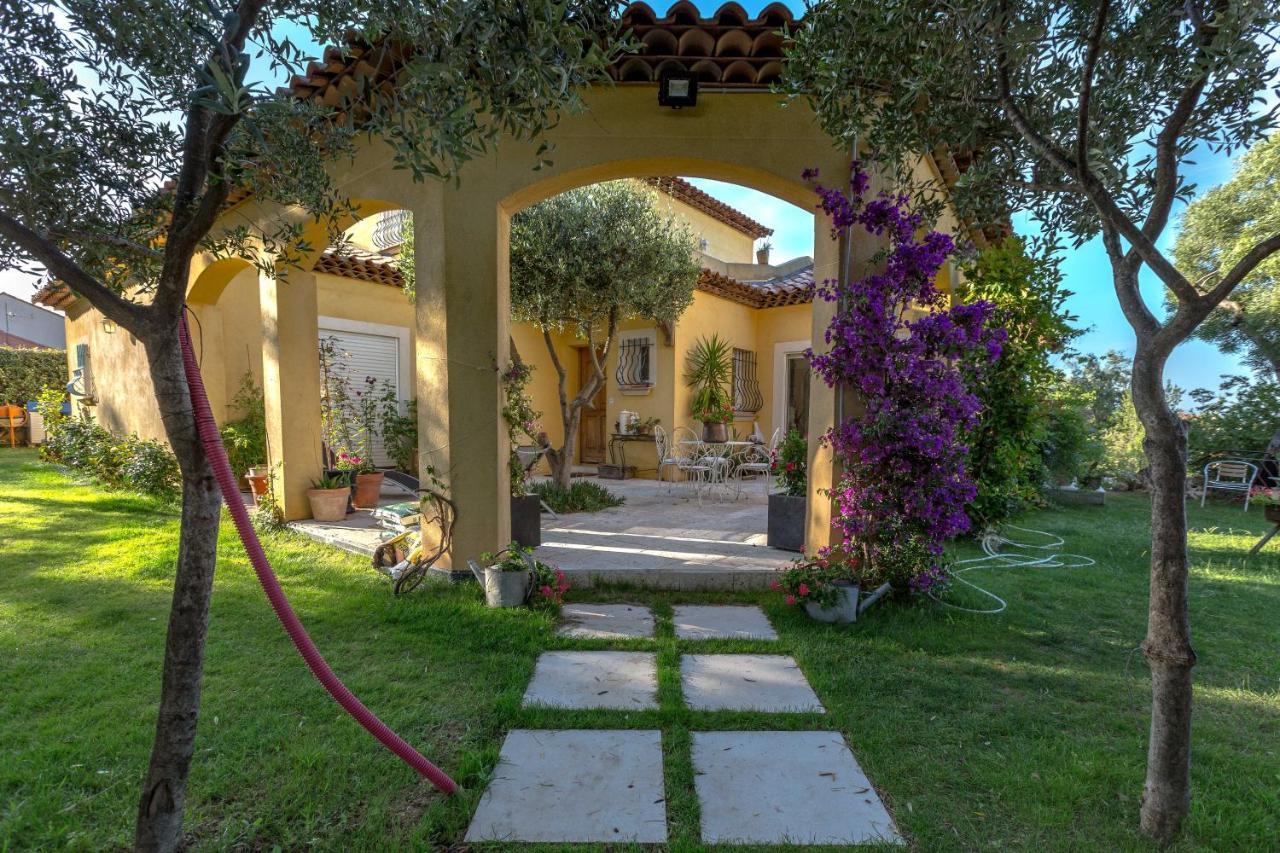 Villa De La Terre Blanche Sanary-sur-Mer Exterior foto