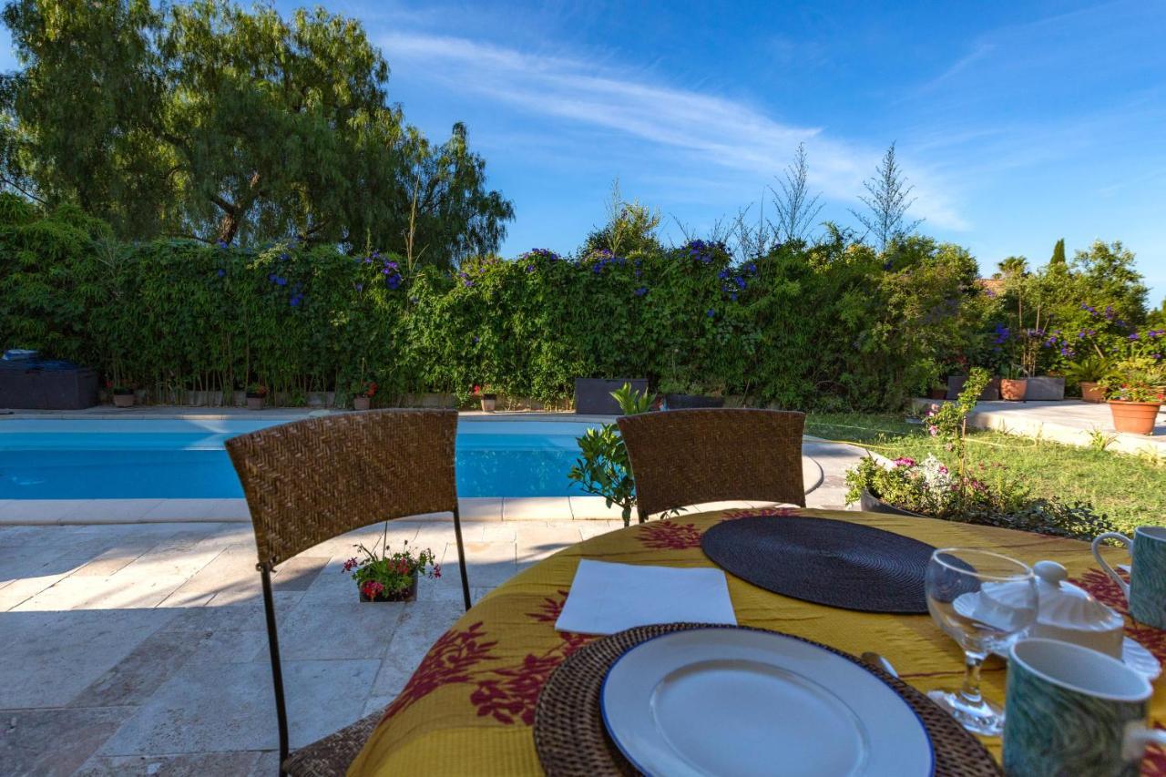 Villa De La Terre Blanche Sanary-sur-Mer Exterior foto